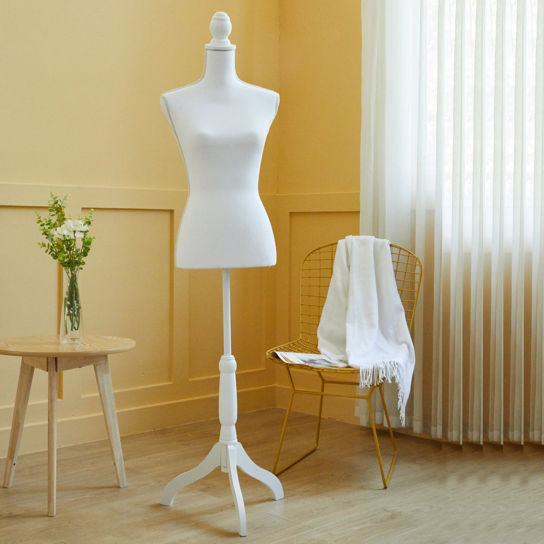 Female Dress Form Mannequin Body Torso Stand with Adjustable Height Stand